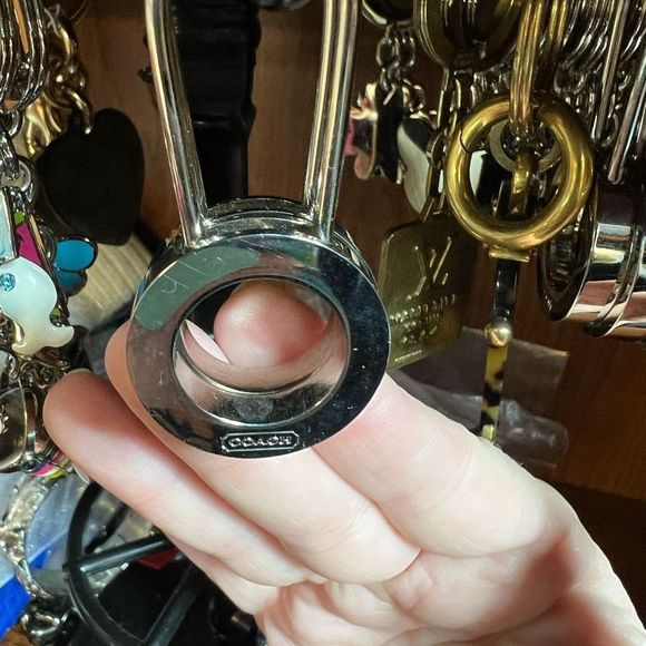 NWOT Gold Tone Authentic Coach Bag Charm. - Picture 2 of 2